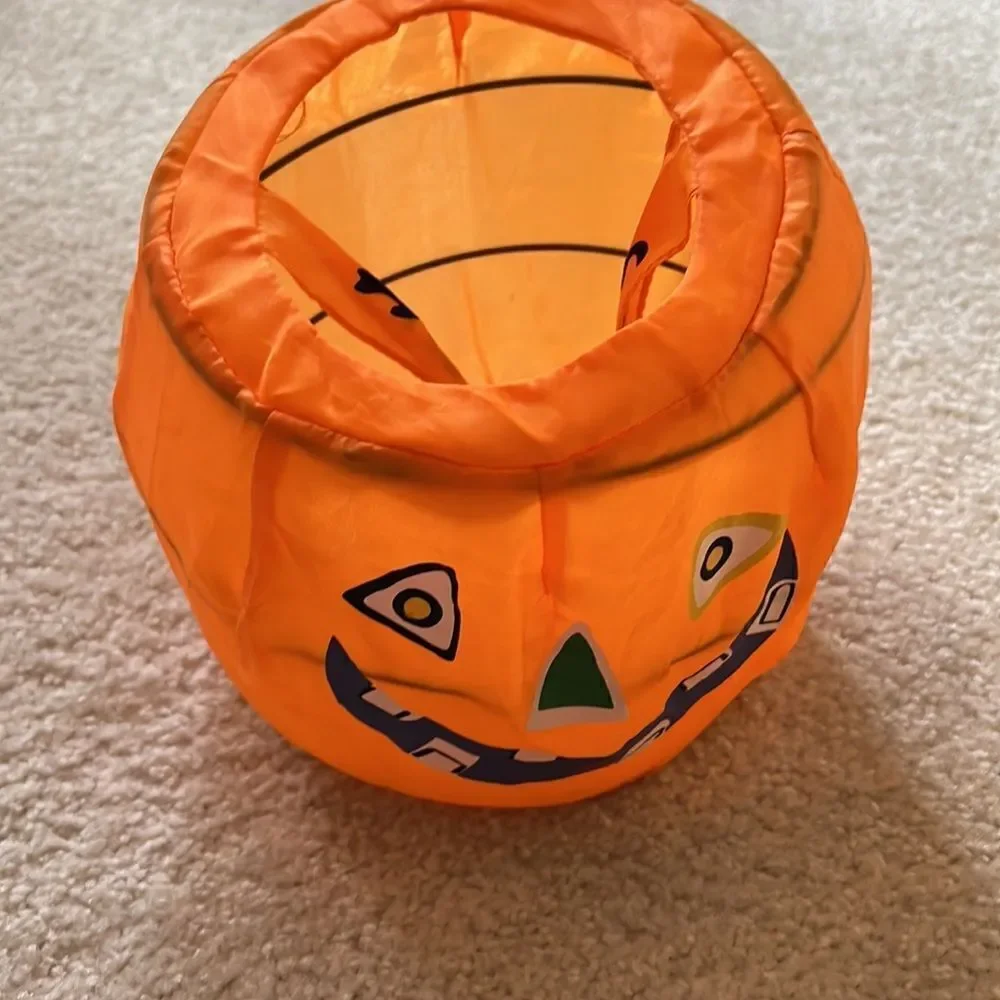 Halloween pumpkin, crazy glasses & noise makers.
